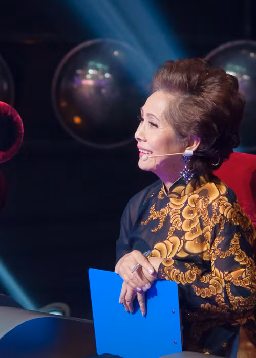 Giọng ca "Nhạn trắng Gò Công” rất tự hào về những người con của mình. Ảnh: Dân Việt