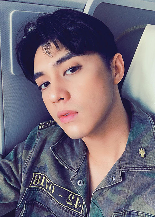 Năm 2017, clip ca sĩ Noo Phước Thịnh livestream mắng antifans nên đi cọ toilet thay vì soi mói gây xôn xao. Ảnh: FBNV