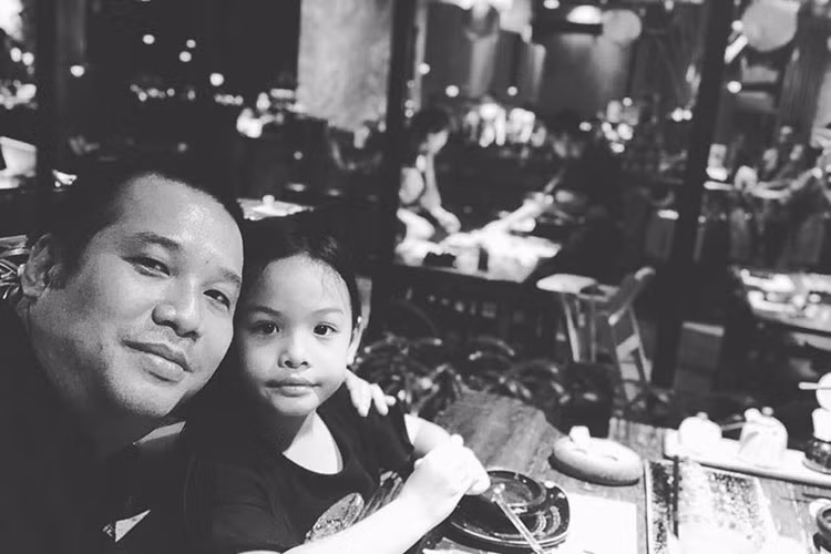 Dù có bất cứ tin đồn nào về hôn nhân, Quang Huy vẫn chọn cách giữ im lặng.