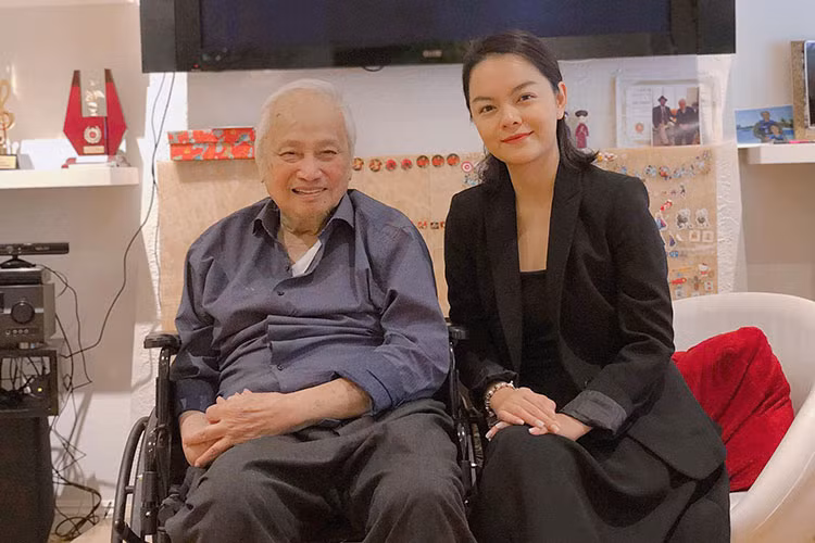 Lần đầu hát nhạc Lam Phương, Phạm Quỳnh Anh bị khán giả chê hát nhạc xưa chưa tới.