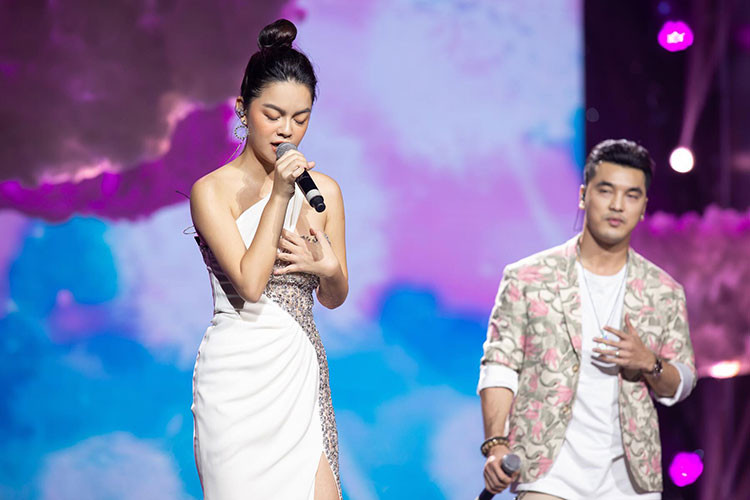 Sau khi bị chê hát nhạc xưa, Phạm Quỳnh Anh vẫn nỗ lực hết mình trong các dự án trở lại làng giải trí.