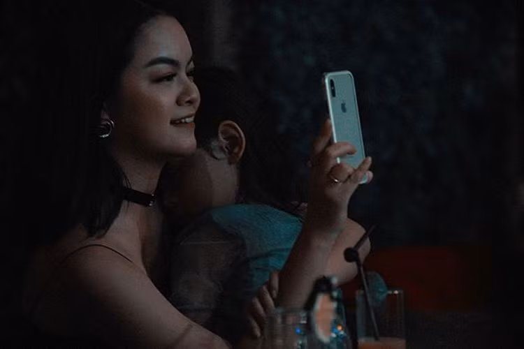 Trên trang cá nhân, Phạm Quỳnh Anh chỉ chia sẻ hình ảnh hai cô con gái chung với Quang Huy. Đối với nữ ca sĩ, hai con chính là tình yêu lớn nhất cũng là tất cả những gì cô có.