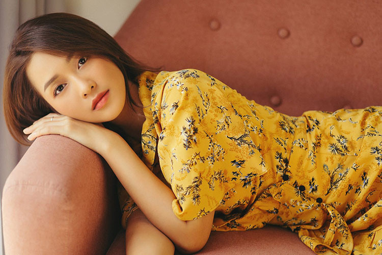 Khi bộ phim "Hậu duệ mặt trời" bản Việt lên sóng, Khả Ngân được khen có tạo hình xinh đẹp.