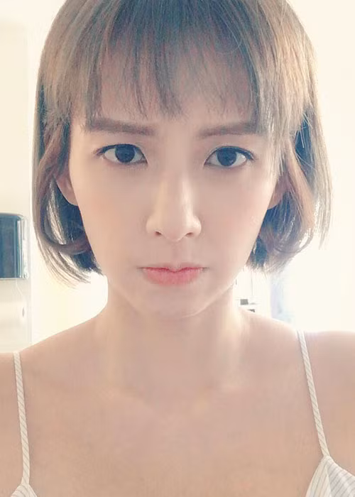 Hình ảnh Viên Ngải Phi nhí nhảnh ở đời thường.