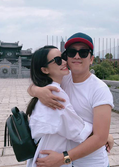 Trường Giang tiết lộ, ra đường không đem theo được một đồng vì mọi việc đã có trợ lý lo, nếu có gì là bị trình báo về ngay cho bà xã.