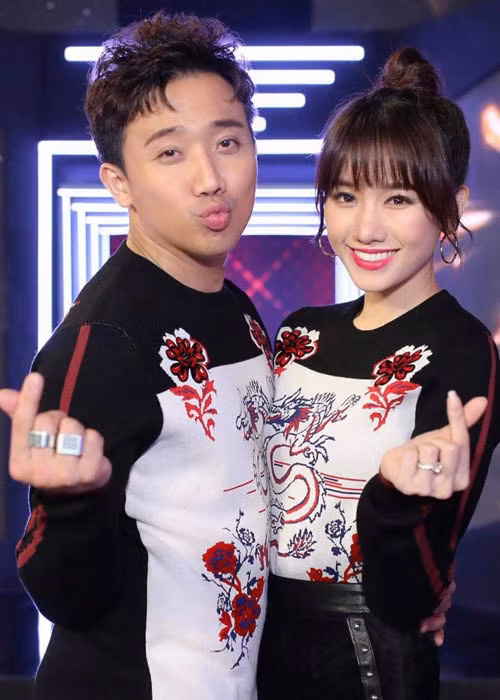 Giống Trường Giang, Trấn Thành cũng nộp hết tiền cho vợ. "Lấy vợ xong tôi trở thành người vô sản”, Trấn Thành chia sẻ về chuyện tài chính sau khi kết hôn.