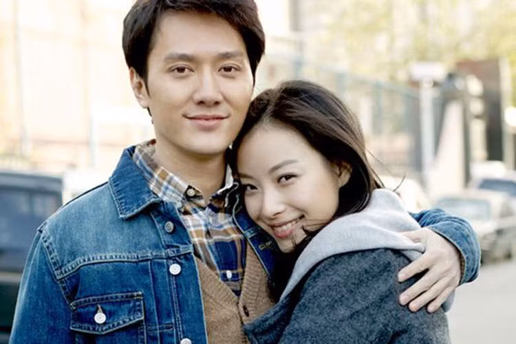 Trước khi đến với Triệu Lệ Dĩnh, Phùng Thiệu Phong có đường tình duyên đầy ồn ào. Năm 2012, nam diễn viên công khai hẹn hò Nghê Ni. Ảnh: Ifeng