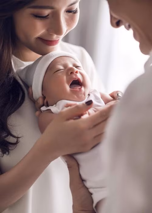 Ngam con trai Luong The Thanh dong fans hon ca bo me