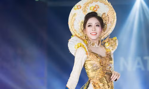 Duoc ung ho nhu vu bao, Phuong Nga lieu co cua thang Miss Grand?