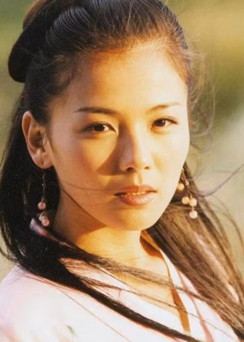 Lưu Đào xúc động chia sẻ: “Cảm ơn nhân vật A Châu của nhà văn Kim Dung. Các tác phẩm của ông đều là kiệt tác. Vĩnh biệt nhà văn Kim Dung".