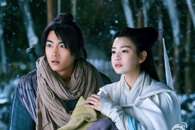 Trần Nghiên Hy tâm sự cô cảm thấy may mắn khi từng được đóng Tiểu Long Nữ. Tuy chưa có cơ hội gặp mặt cố nhà văn nhưng nữ diễn viên luôn trân trọng ông.