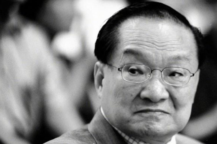  Nhà văn Kim Dung qua đời ngày 30/10, hưởng thọ 94 tuổi. Nghe tin dữ về “Thái đẩu võ hiệp”, nhiều sao Hoa ngữ vô cùng tiếc thương.