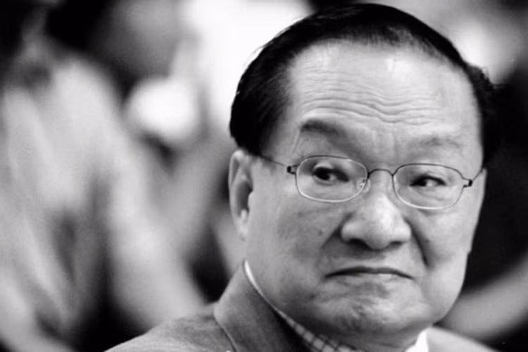  Nhà văn Kim Dung qua đời ngày 30/10, hưởng thọ 94 tuổi. Nghe tin dữ về “Thái đẩu võ hiệp”, nhiều sao Hoa ngữ vô cùng tiếc thương.