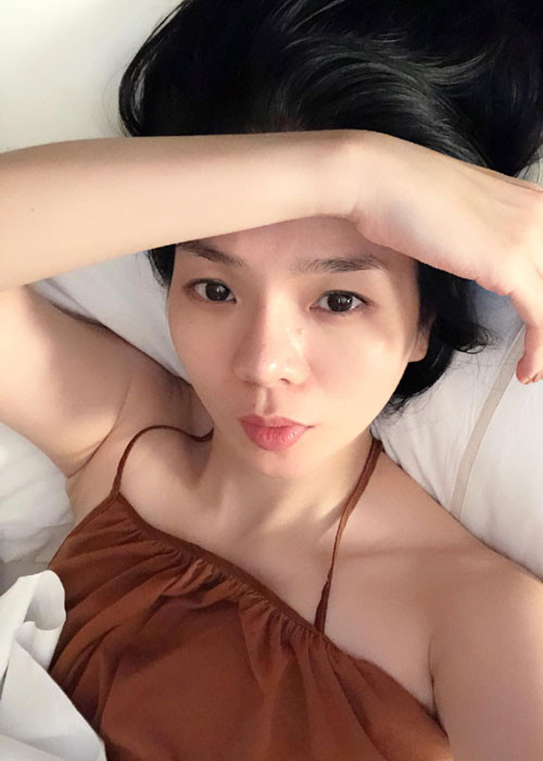 Lệ Quyên không ngần ngại chia sẻ hình ảnh mặt mộc của mình với người hâm mộ.