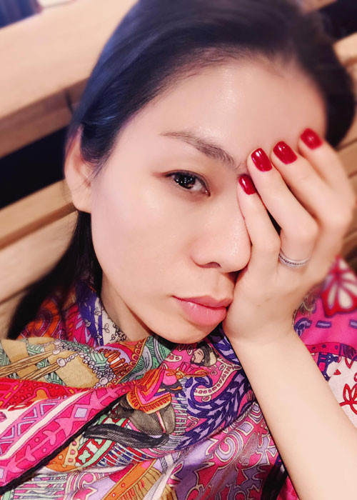 "Nữ hoàng phòng trà" sở hữu gương mặt mộc đẹp không tỳ vết với làn da mịn màng, căng bóng.