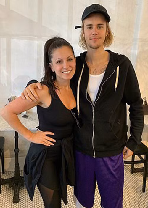 Theo lời người hâm mộ, Justin còn nói rằng tình yêu của anh và Hailey cũng có lúc thăng lúc trầm như các cặp đôi khác.