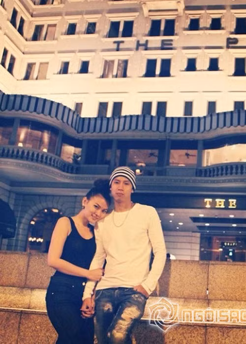 Không chỉ Phạm Quỳnh Anh, Thu Thủy cũng dành cả thanh xuân để yêu một người nhưng cuối cùng vẫn chia tay trong nước mắt. Mối tình của Thu Thủy với Huỳnh Nhất Phương bắt đầu từ năm nữ ca sĩ 18 tuổi. Ảnh: Ngôi sao