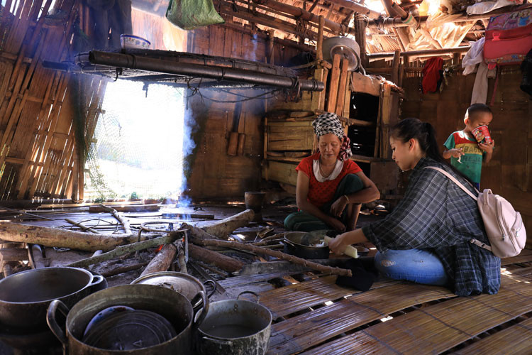 Năm 2017, dự án “Cõng điện lên bản” đã giúp Hoa hậu Đỗ Mỹ Linh chiến thắng, trở thành Hoa hậu Nhân ái đầu tiên tại của Việt Nam tại Hoa hậu Thế giới. Nhiều người hiện đặt kỳ vọng vào dự án nhân ái của Tiểu Vy.