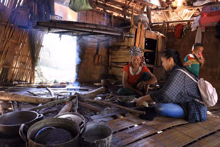 Năm 2017, dự án “Cõng điện lên bản” đã giúp Hoa hậu Đỗ Mỹ Linh chiến thắng, trở thành Hoa hậu Nhân ái đầu tiên tại của Việt Nam tại Hoa hậu Thế giới. Nhiều người hiện đặt kỳ vọng vào dự án nhân ái của Tiểu Vy.