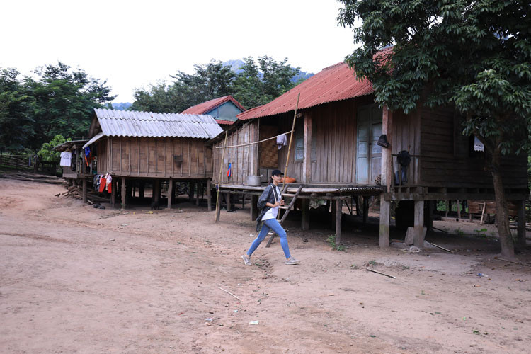 Nhận thấy sự cần thiết của nước với đời sống bà con, Trần Tiểu Vy đã quyết định thực hiện dự án mang nước sạch về với dân làng bản Nịu.