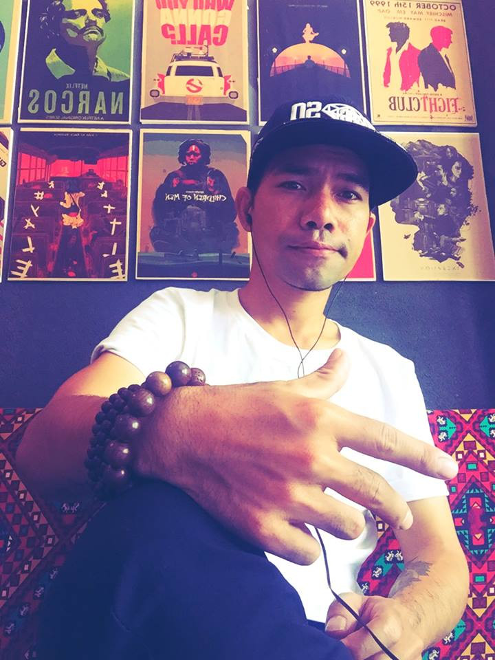 Tuy nhiên sau khi cô gái kia lên tiếng, anh đã phải thừa nhận đây là "lỗi lầm của tuổi trẻ". Nhắc tới chuyện kết hôn, Ya Suy cho rằng: "Khi xảy ra mọi chuyện, tôi nghĩ mình nhận nuôi đứa bé là xong. Nhưng người ta không nghĩ vậy. Có thể họ đã có tính toán... Nếu xuất phát từ tình yêu, họ đã không hành động như vậy. Tôi chỉ mong khán giả thông cảm và bỏ qua lỗi lầm cho mình".