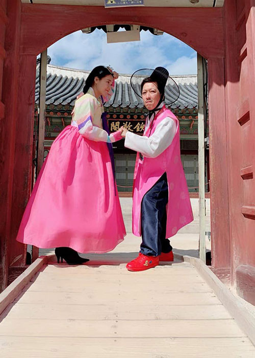 Hình ảnh tuần trăng mật ngọt ngào ở Hàn Quốc của Nhã Phương - Trường Giang cũng được người trong cuộc hào hứng chia sẻ.