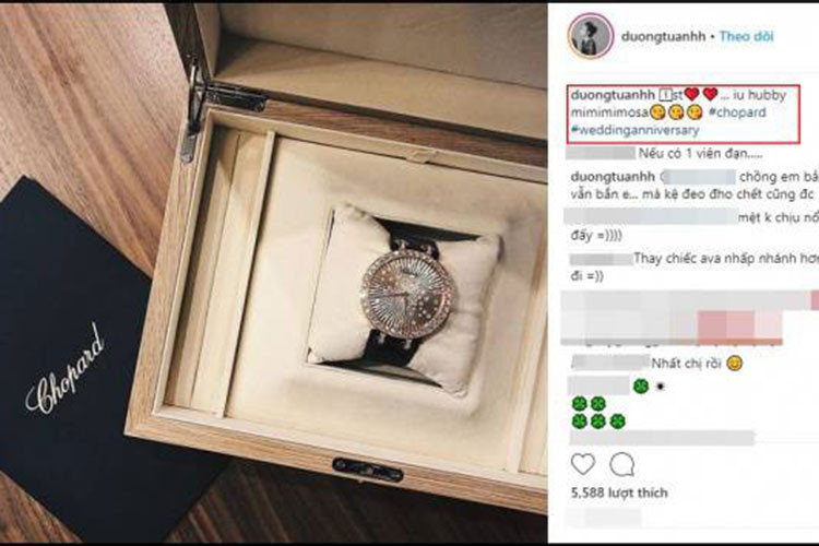Kỷ niệm 1 tháng làm đám cưới, Tú Anh nhận được món quà từ ông xã là chiếc đồng hồ đính kim cương đắt giá. Ảnh: Ngôi sao