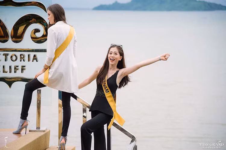 Có quá nhiều đối thủ mạnh của Phương Nga tại cuộc thi Hoa hậu Hòa bình Quốc tế năm nay như đại diện Ấn Độ, Peru, Mexico, Venezuela.