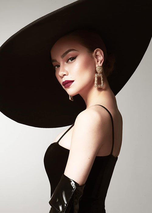 Không chỉ fans, đồng nghiệp cũng dành lời khen ngợi cho nhan sắc Hồ Ngọc Hà. "Đẹp muốn xỉu" - danh ca Thanh Hà bình luận.