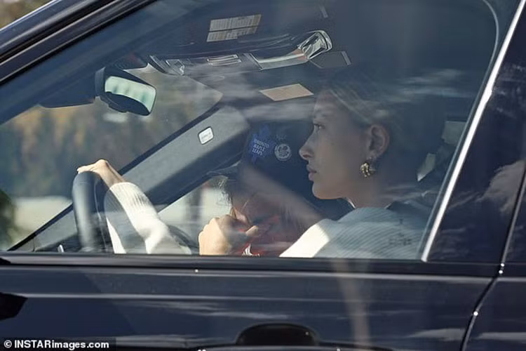 Mới đây, Justin Bieber đã bị bắt gặp xuất hiện bên vợ sắp cưới Hailey Baldwin. Ảnh: Dailymail