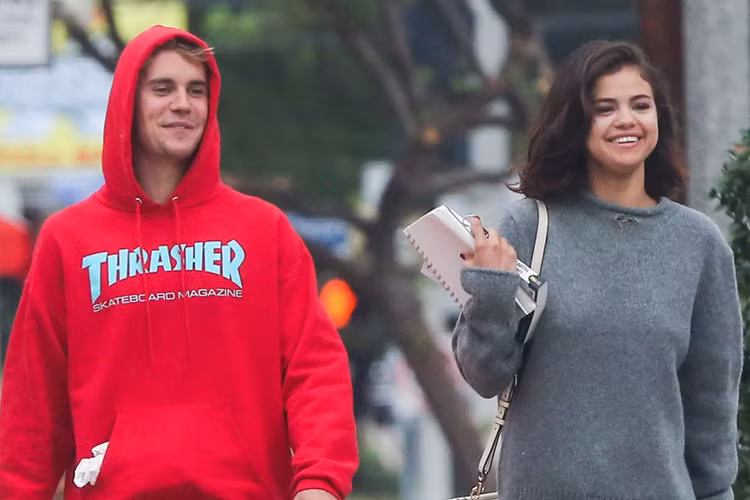 Theo ET, Justin bị ảnh hưởng tâm lý sau khi tình cũ nhập viện. "Selena vẫn giữ vị trí quan trọng trong lòng Justin. Sau tất cả, Justin cũng muốn điều tốt nhất cho Selena", một nguồn tin chia sẻ với ET. Ảnh: Dailymail