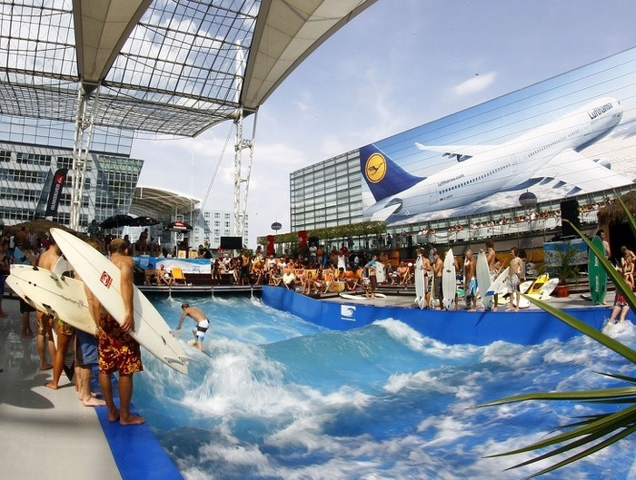 6. Sân bay Vancouver: Sân bay Vancouver còn có một thủy cung tuyệt đẹp.