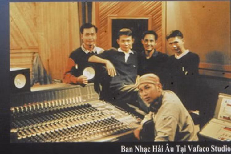 Ban nhạc Hải Âu của Quang Huy còn có thành viên nòng cốt là anh trai của anh - nhạc sĩ Nguyễn Hà. Ảnh: Thể thao văn hóa