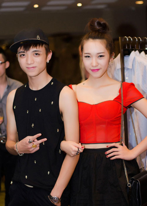 Emily là một trong những cô bạn gái cũ của Soobin Hoàng Sơn. Năm 2013, cặp đôi công khai hẹn hò sau một thời gian yêu nhau. Tuy nhiên, đến năm 2014, Soobin Hoàng Sơn và Emily đường ai nấy đi. Ảnh: Báo Du Học