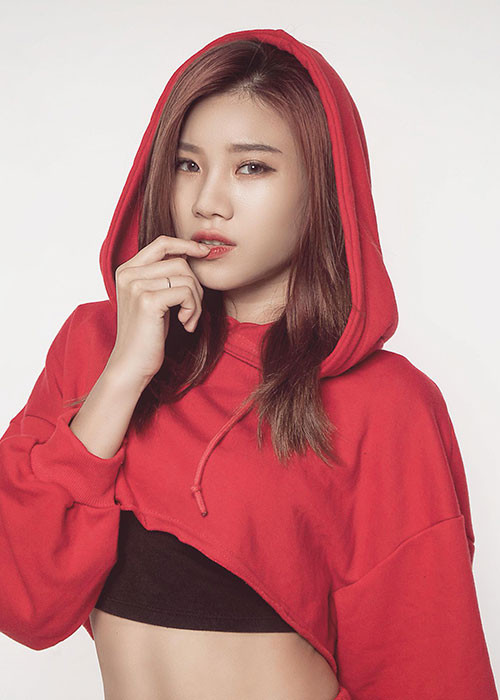 Thúy Vy sinh năm 1995, sở hữu gương mặt tươi tắn, vóc dáng cao ráo.