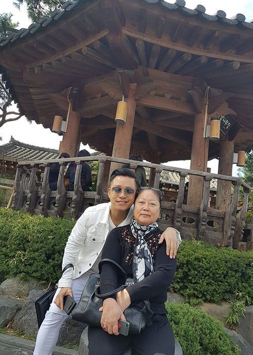 Những người ủng hộ Tuấn Hưng trong cuộc sống lẫn công việc còn có bố mẹ của nam ca sĩ.