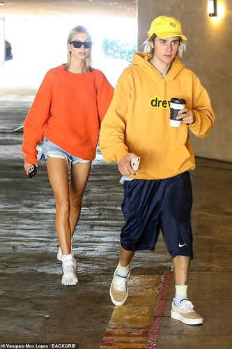 "chân dài" 21 tuổi Hailey Baldwin cách đây không lâu đã đi đăng ký tên mới.