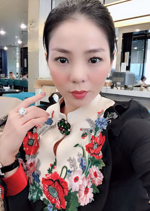 Tinh hinh moi nhat cua Le Quyen sau khi thao sun mui