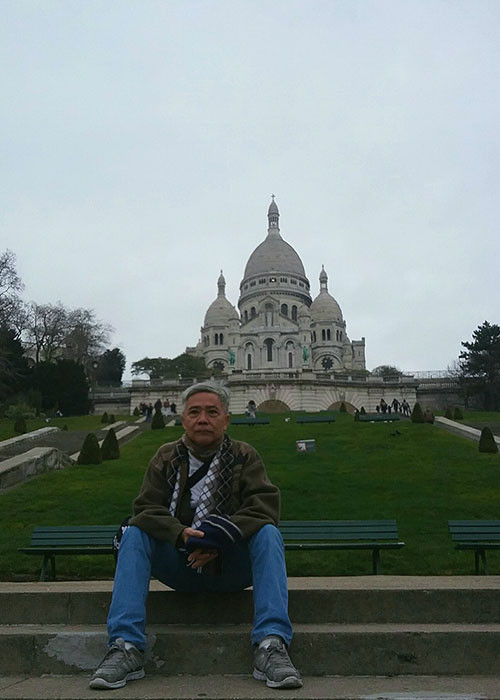 Ngoài vẽ tranh, Hứa Thanh Bình còn làm việc ở bảo tàng. Hiện ông là Phó giám đốc Bảo tàng Mỹ thuật TPHCM. Trước đó, ông đã có 22 năm công tác ở Bảo tàng TPHCM.