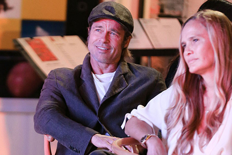 Hậu ly hôn Angelina Jolie, Brad Pitt được nhiều bóng hồng vây quanh, trong đó có nhà thiết kế nữ trang kiêm doanh nhân Sat Hari Khalsa. Ảnh: Hollywoodlife