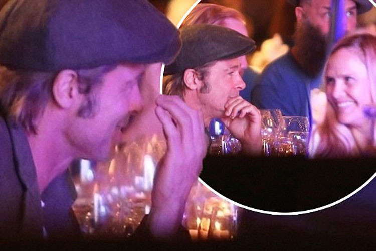 Tại một sự kiện ở Los Angeles, Brad Pitt bị bắt gặp mải mê trò chuyện cùng Sat Hari Khalsa. Cả hai sau đó còn ra về cùng nhau lúc tối muộn. Ảnh: Dailymail