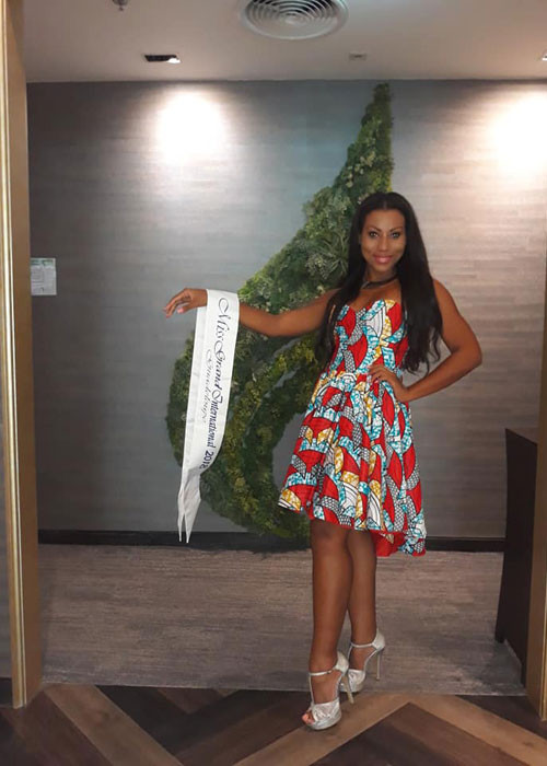 Meghan sở hữu vóc dáng khá đẫy đà, gương mặt có phần hơi thô.