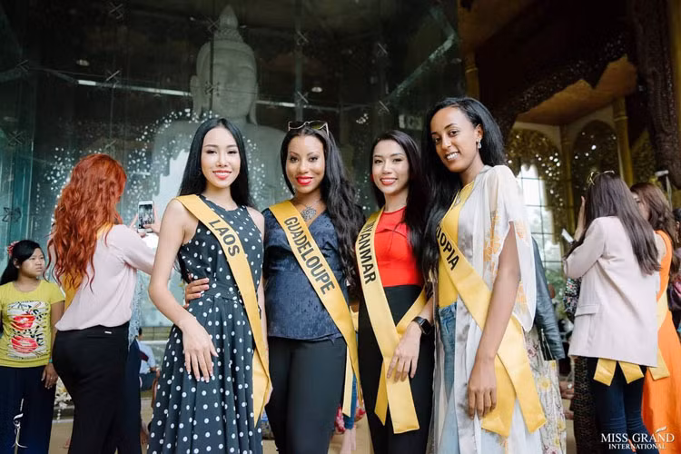 Ở cuộc thi Hoa hậu Trái đất 2016, Meghan chỉ lọt top 10 Hoa hậu Biển, còn ở cuộc thi Hoa hậu Quốc tế 2013, cô ra về mà không có thành tích nào.