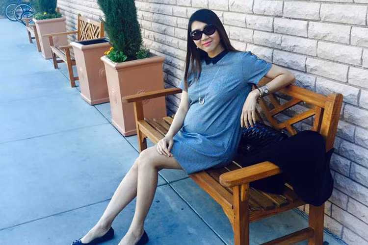 Ngọc Quyên thường xuyên chụp ảnh một mình, không còn chia sẻ hình ảnh ông xã hay nhắc đến anh.