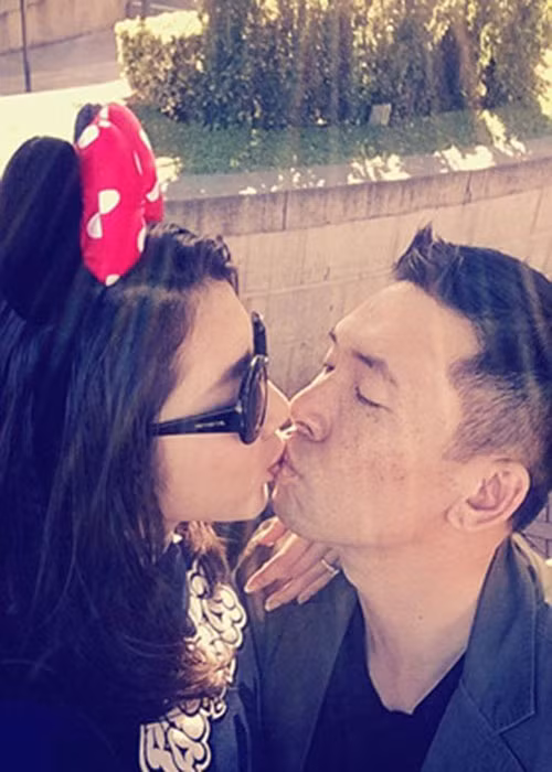 Ngọc Quyên và bác sĩ Richard quen nhau trong một chuyến đi từ thiện. Sau một năm hẹn hò, nữ người mẫu đã nhận lời cầu hôn.