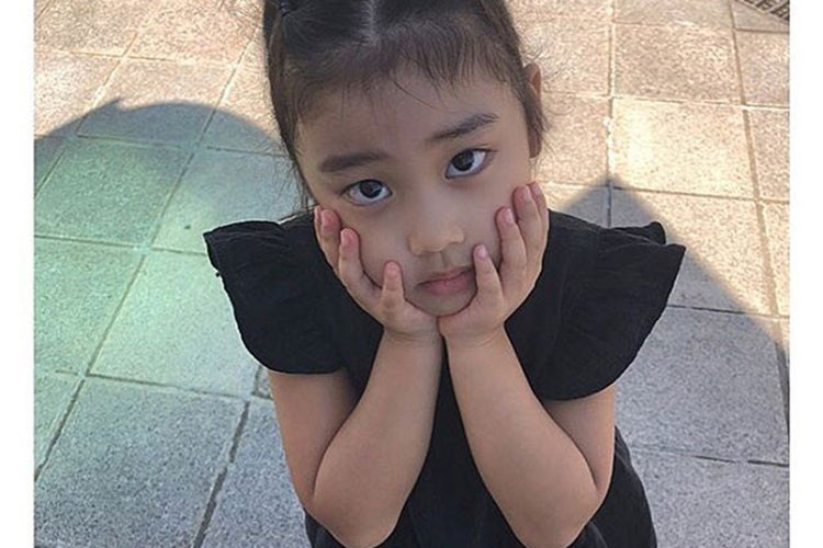 Cô con gái đầu lòng của Han Jae Suk có tính cách khá nhút nhát nhưng sống tình cảm. Ảnh: Instagram