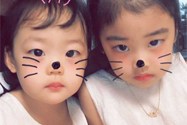 Hai cô công chúa nhà tài tử Han Jae Suk càng lớn càng đáng yêu. Ảnh: Instagram