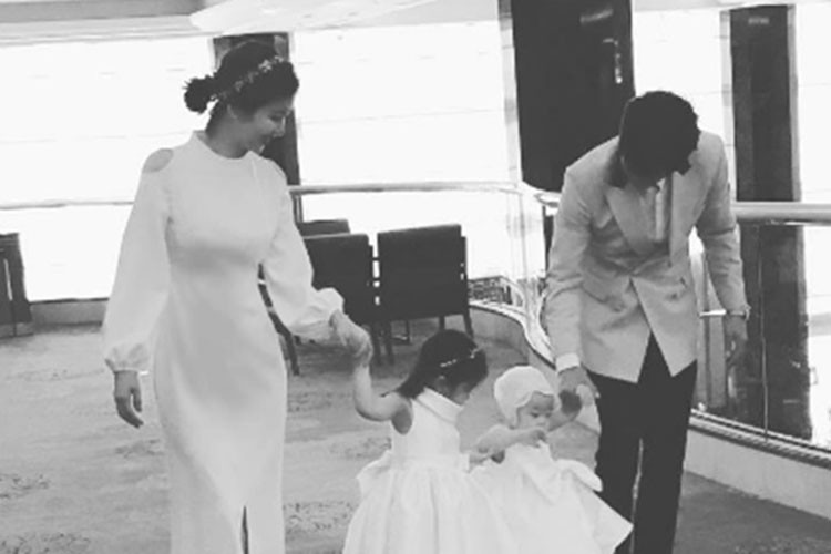 Năm 2015, vợ của nam diễn viên phim "Giày thủy tinh" hạ sinh cô con gái thứ hai Seo Hae. Ảnh: Instagram