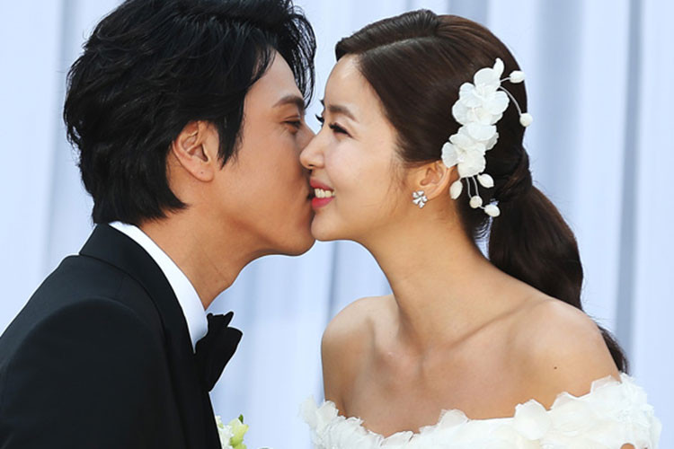 Năm 2013, Han Jae Suk và Park Sol Mi làm đám cưới sau gần 3 năm tìm hiểu. Ảnh: Soompi