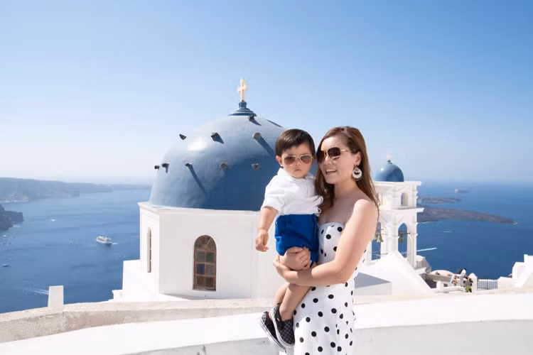  Nhóc tì nhà sao Việt Đan Trường sống trong biệt thự rộng 4.000 m2 tại Mỹ, được bố mẹ cho ăn mặc sành điệu.